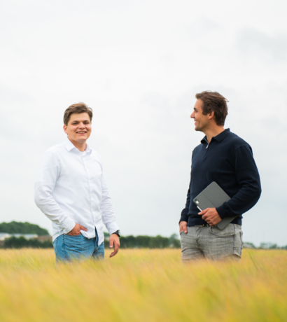 Dennis en Jesper in gerst
